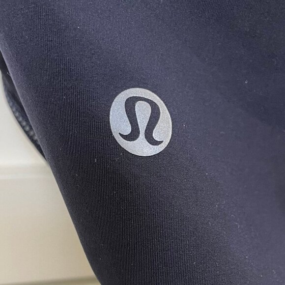 Lululemon Kicking Asphalt Sleeveless Lightweight Vest in Midnight Navy Sz 6 - Picture 15 of 16